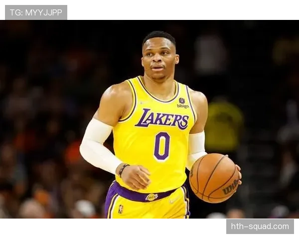 韦斯特布鲁克机场走秀，随身行李都比我家客厅阔绰了